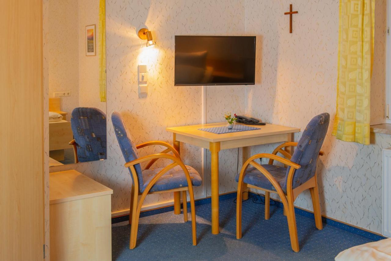 Christliche Gaestehaeuser Weinstrasse Neustadt an der Weinstraße Zewnętrze zdjęcie